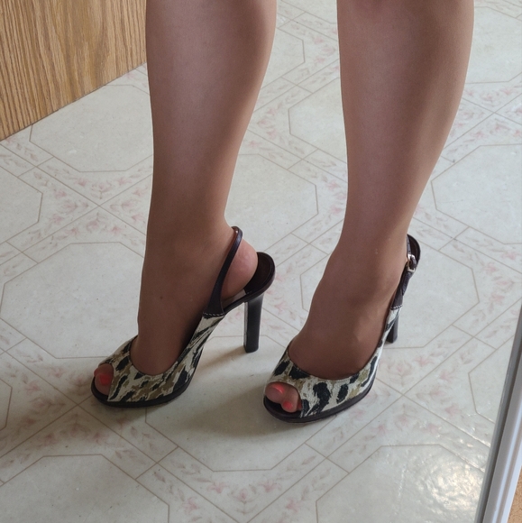 Jimmy Choo Animal Print Canvas Slingback Heels Size 37 - Picture 9 of 10